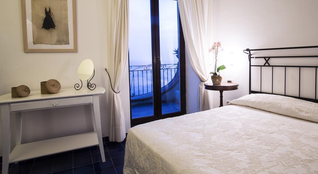 Hotel Umberto A Mare Forio di Ischia الغرفة الصورة